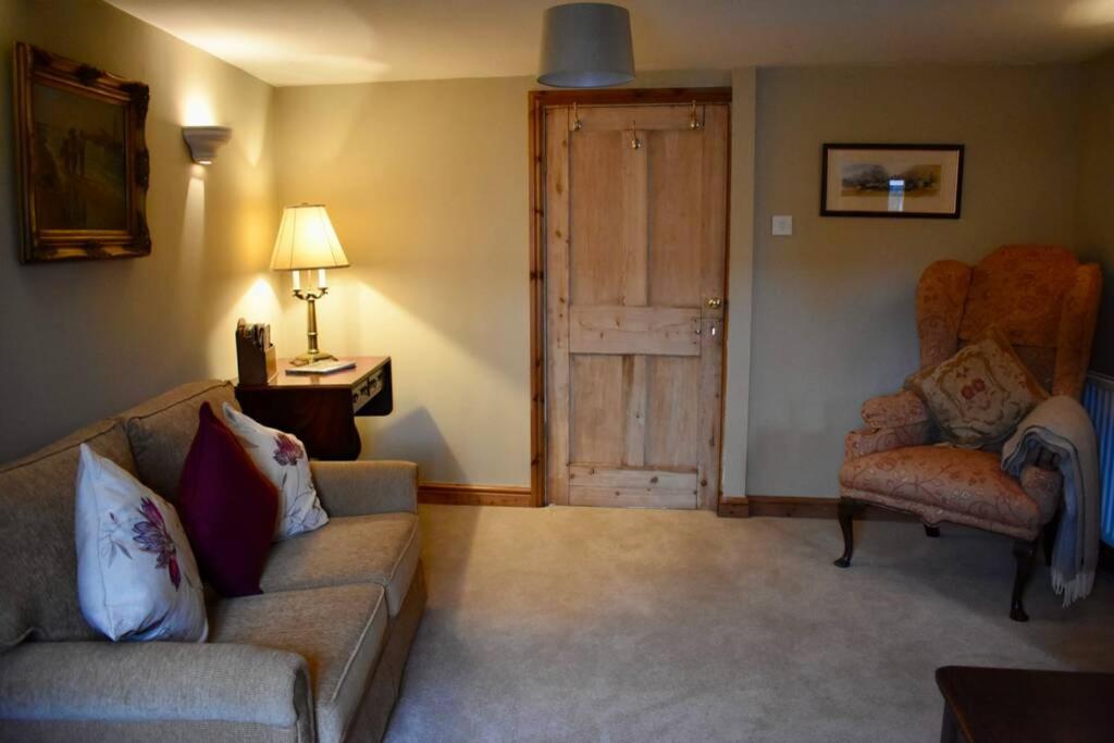 Cross Keys Cottage Holiday Let บิช็อปส์คาสเซิล ภายนอก รูปภาพ