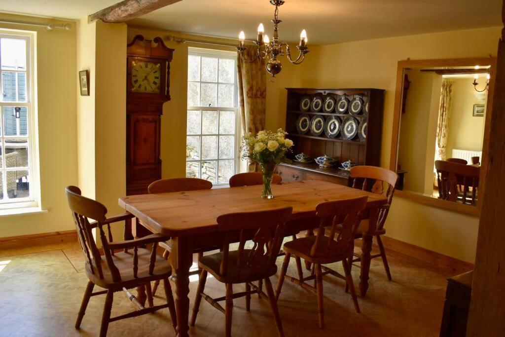 Cross Keys Cottage Holiday Let บิช็อปส์คาสเซิล ภายนอก รูปภาพ