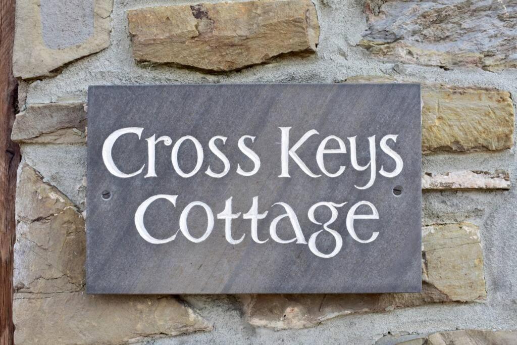 Cross Keys Cottage Holiday Let บิช็อปส์คาสเซิล ภายนอก รูปภาพ