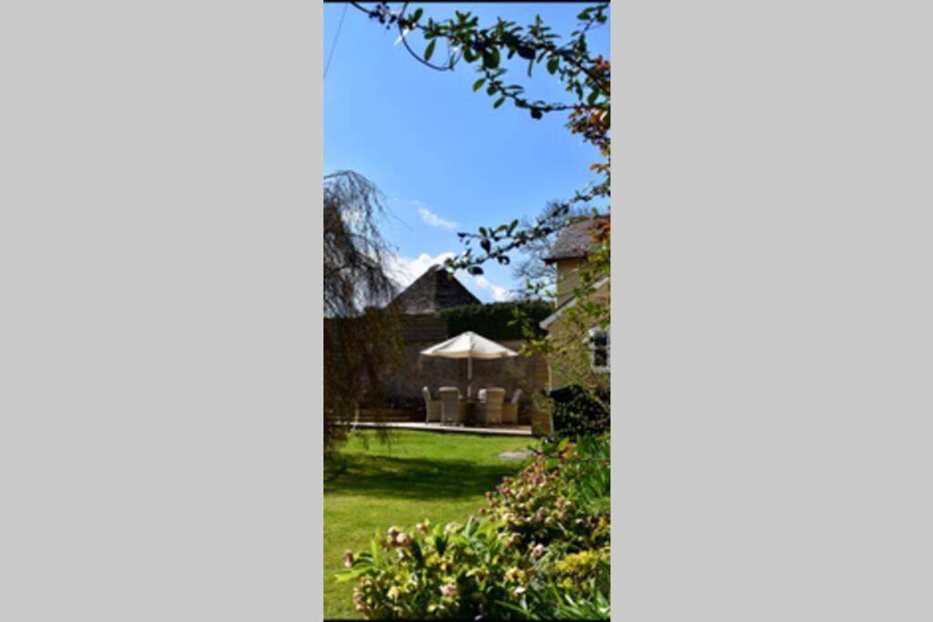 Cross Keys Cottage Holiday Let บิช็อปส์คาสเซิล ภายนอก รูปภาพ