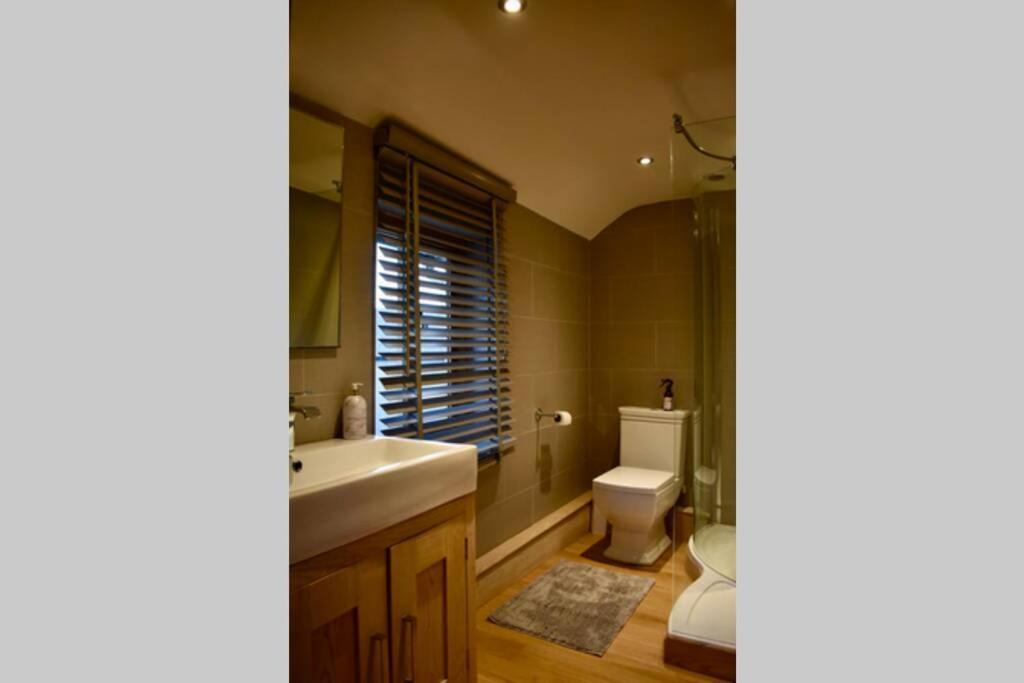 Cross Keys Cottage Holiday Let บิช็อปส์คาสเซิล ภายนอก รูปภาพ